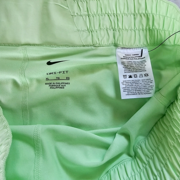 Nike Women's One Dri-FIT High-Waisted 3" 2-in-1 Shorts DX6016 376 Size XL - Picture 8 of 8